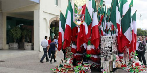 carrito vende banderas mexico hechas china