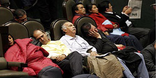 diputados durmiendo